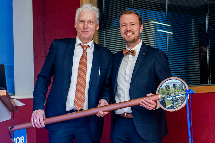 Ceremonial Handover at the Department for Industrial Furnaces